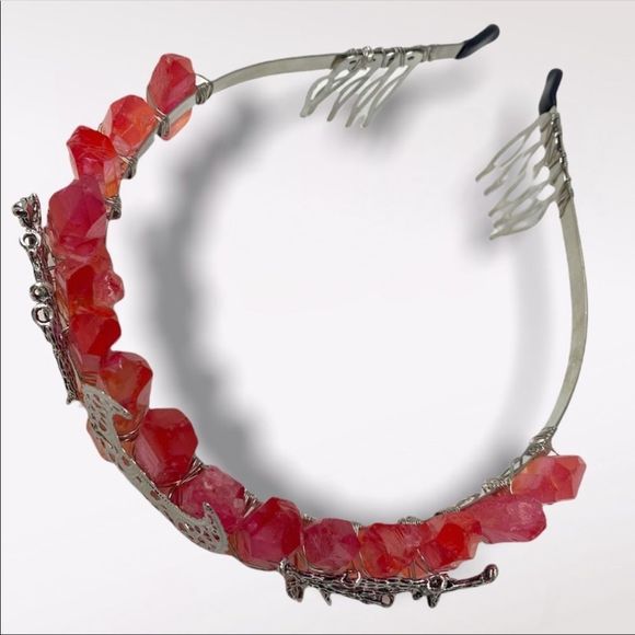 🆕 Pink and Orange Dyed Quartz Crystal Crown With Silver Tone Moon - Picture 2 of 2